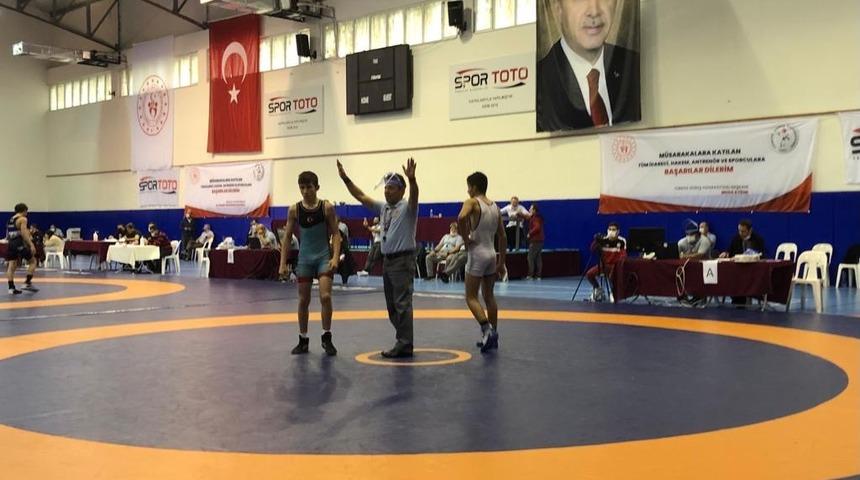 Ağrılı Güreşçi Milli Takımda