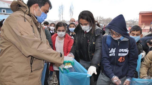 Diyadin’de çöp toplama etkinliği düzenlendi