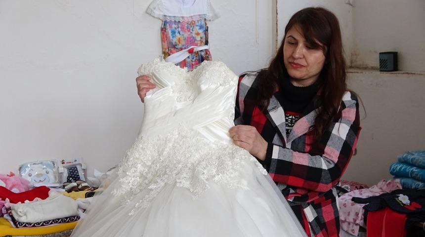 Bursa'da evlenecek çiftlere gelinlik ve damatlık hediye ediliyor