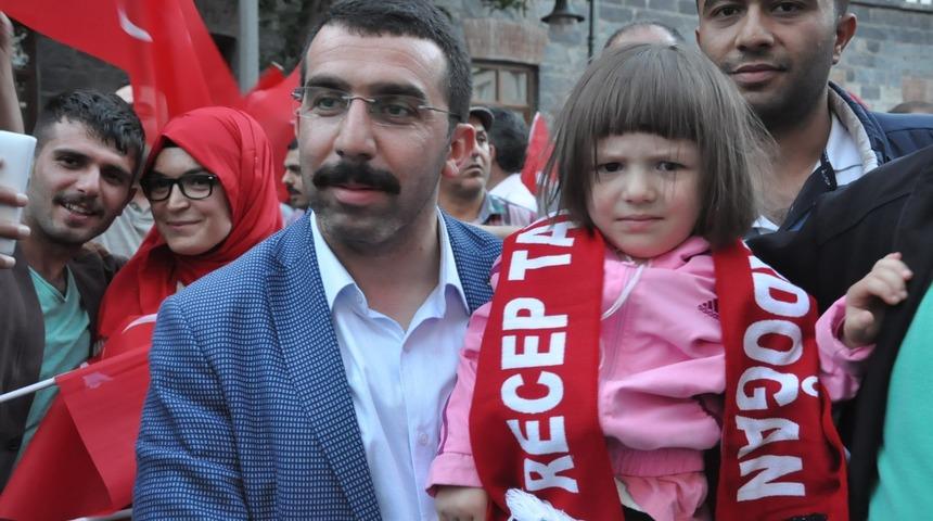 Başkan Çalkın, “Haddinizi bilin, darbeler dönemi bitmiştir”