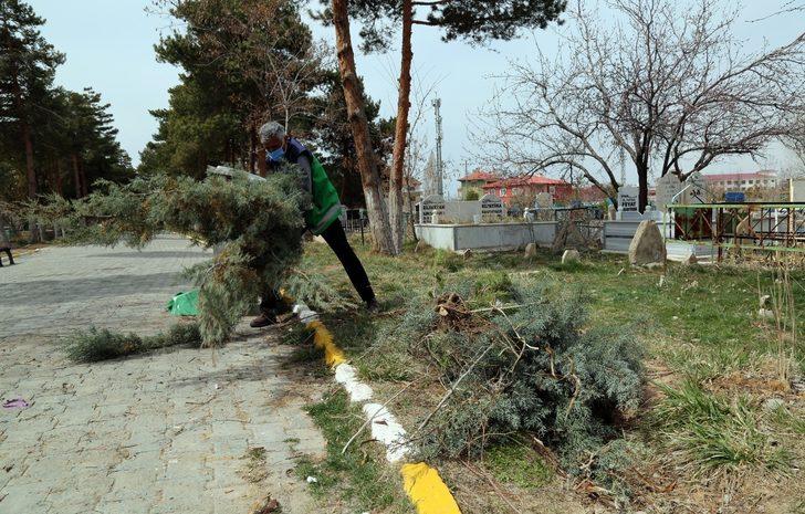 Van’daki mezarlıklarda bahar temizliği G5