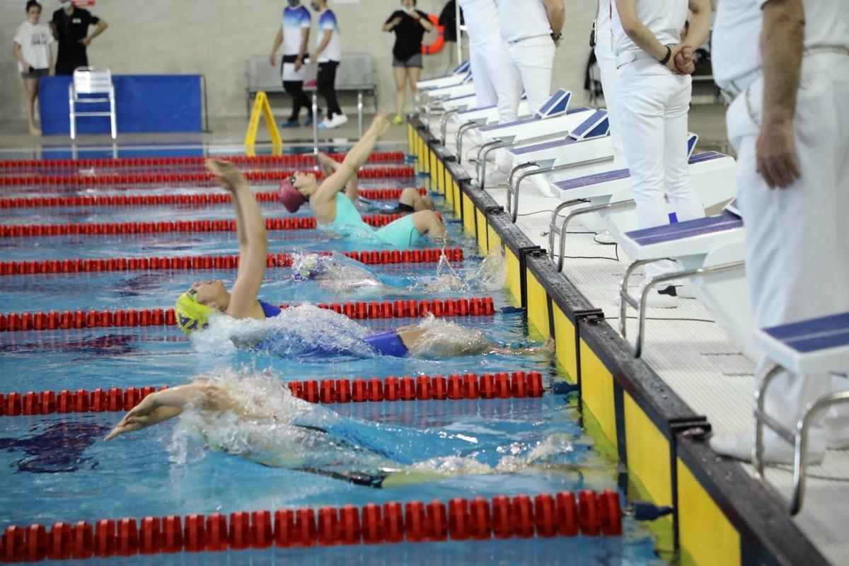 Sivaslı y&uuml;z&uuml;c&uuml;ler derece i&ccedil;in kula&ccedil; attı