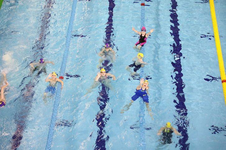 Sivaslı yüzücüler derece için kulaç attı G4