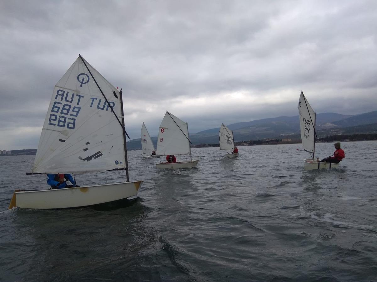 Yelken yarışmaları Erdek&rsquo;te yapıldı