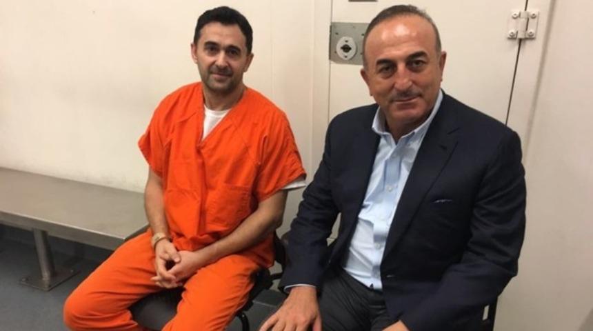 Mevl&uuml;t &Ccedil;avuşoğlu'ndan ABD'de Erdoğan'ın korumalarına ziyaret