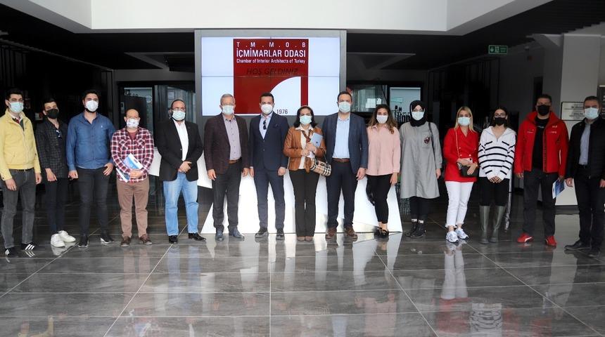 Tekli: "Gen&ccedil;ler yeniliğe ayak uydurmalı"