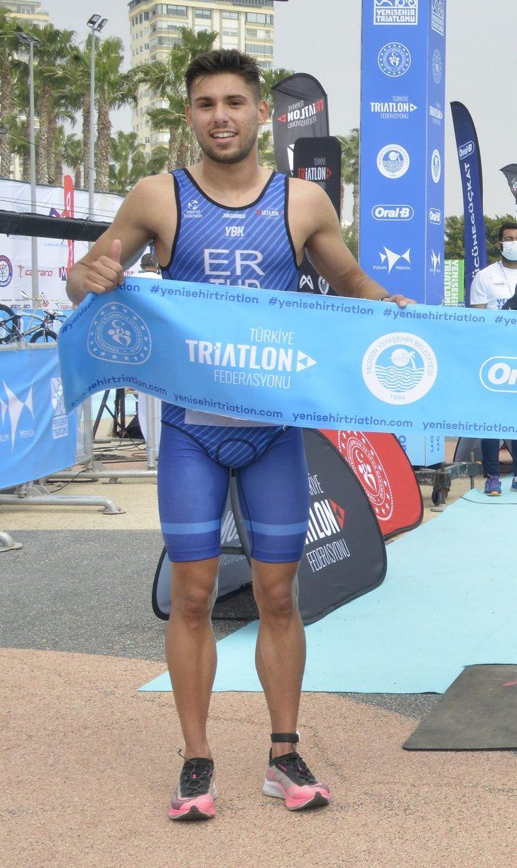 Kürsüye İzmir damgası G3