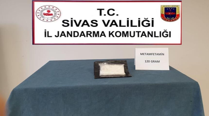 Jandarma ekipleri, 120 gram meteamfetamin ele geçirdi