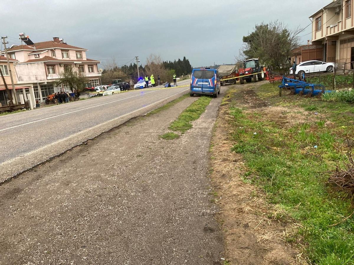 Motosikletiyle kamyonetin altında kalan gen&ccedil; kız hayatını kaybetti