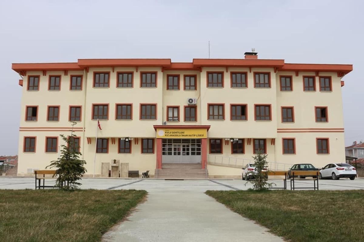 Kulu&rsquo;da 2 okul merkezi sınavla &ouml;ğrenci alan proje okulu oldu