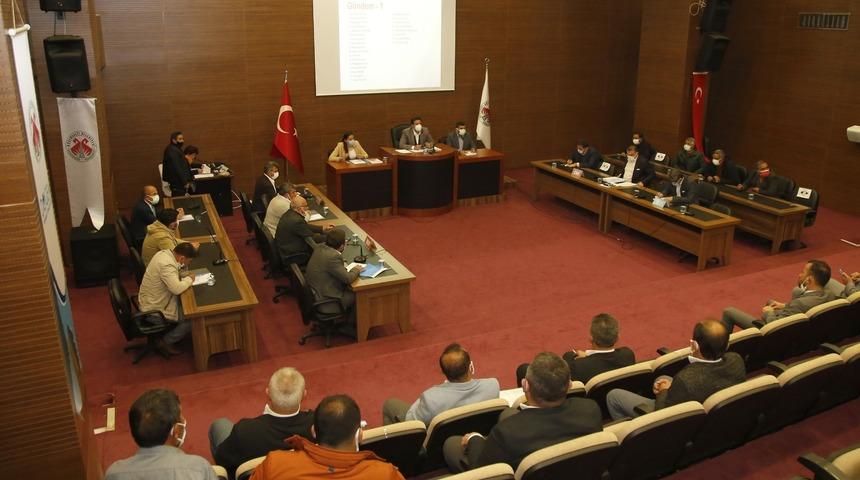 D&ouml;şemealtı Belediyesi esnafa kira desteğini uzattı