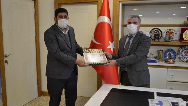 Başkandan gassallara teşekkür belgesi