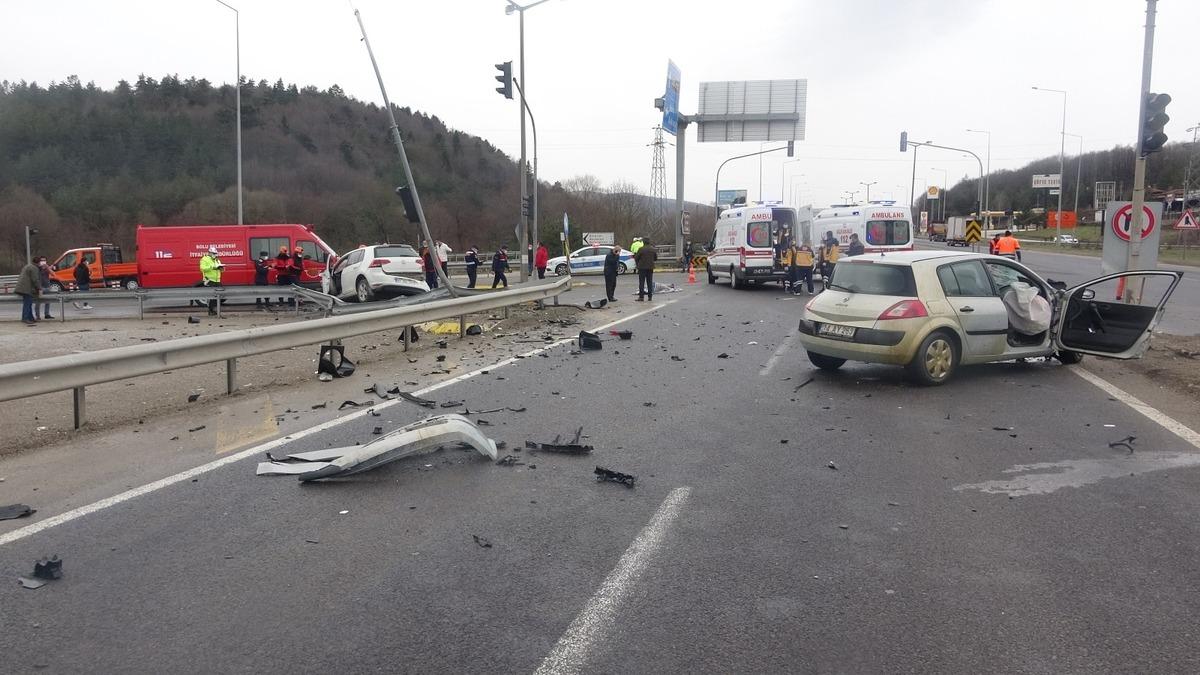 Bolu&rsquo;da feci kaza: 1 &ouml;l&uuml;, 3 yaralı
