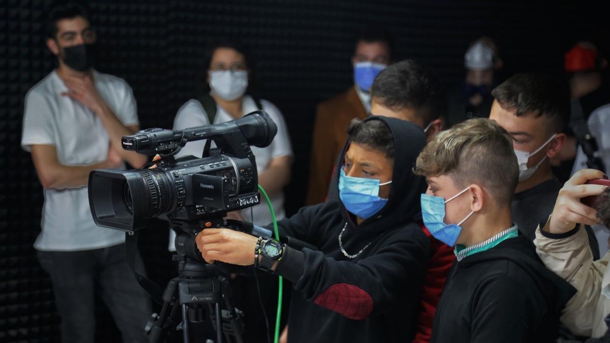 Yozgat sevgi evlerinde konaklayan &ouml;ğrenciler İletişim Fak&uuml;ltesi&rsquo;nde