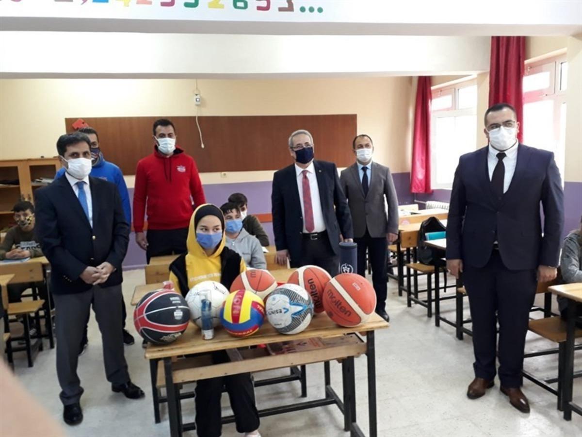 Salihli&rsquo;de &ldquo;Paylaşacak bir kitabım var&rdquo; projesi