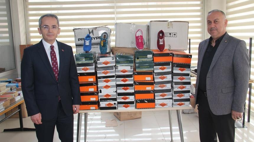 128 ihtiya&ccedil; sahibi &ouml;ğrenciye ayakkabı dağıtılacak