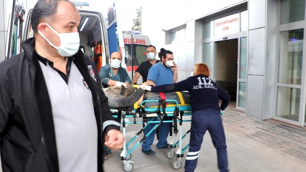 &Ccedil;atıda babasına yardım etmek isterken d&uuml;şerek ağır yaralandı