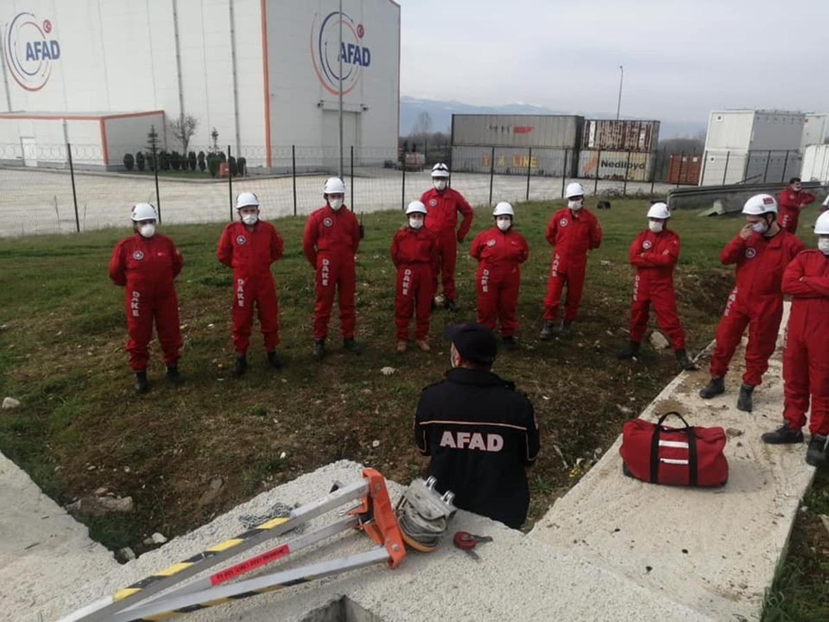 21 Kişi t&uuml;m eğitimleri başarı ile ge&ccedil;ti