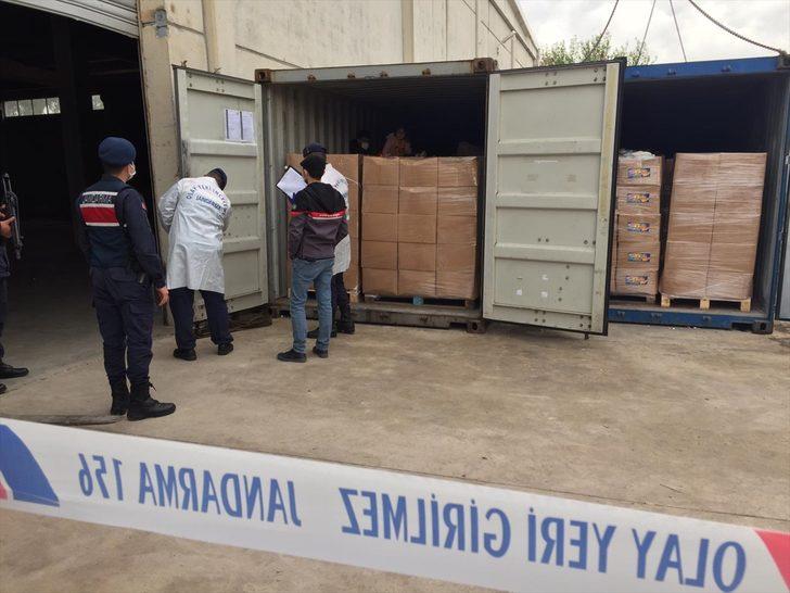 GÜNCELLEME - İzmir'de yasa dışı geçiş için konteynerlerde bekletilen 91 sığınmacı kurtarıldı G3