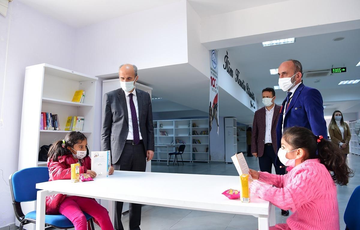 Okay: "Gen&ccedil;lerimizin her zaman yanındayız"