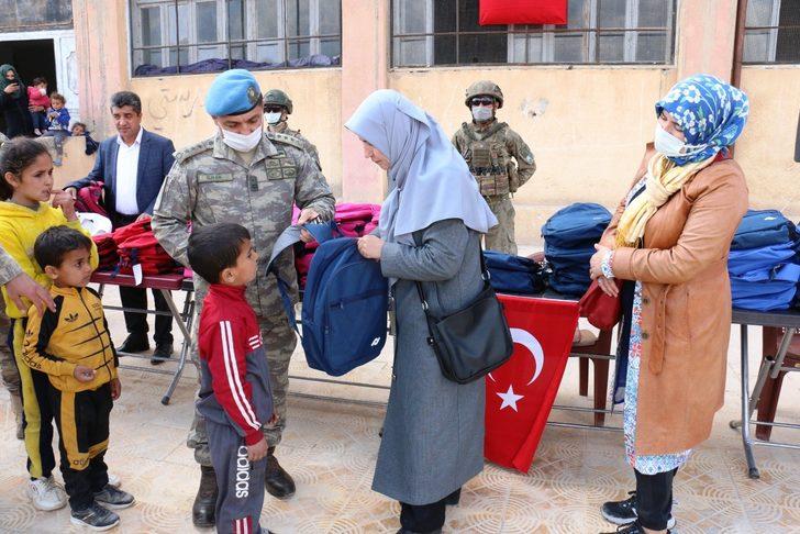 Akçakale Belediyesi ve Harran Üniversitesi’nden Suriyeli öğrencilere yardım G2