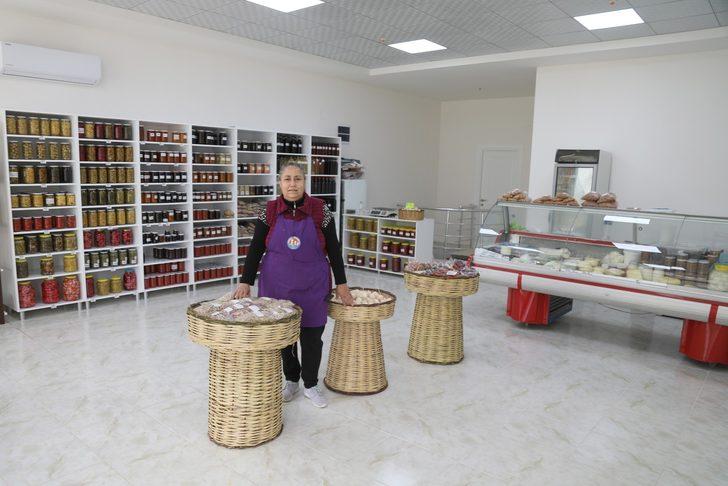 Pazarda tezgah açarak başladı, şimdi iş yeri sahibi oldu G4