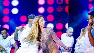 Hadise: Obez dediler, Roberto Carlos bacaklı dediler...