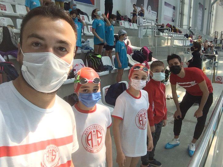 Antayasporlu Beste, yüzmede Antalya Şampiyonu oldu G1