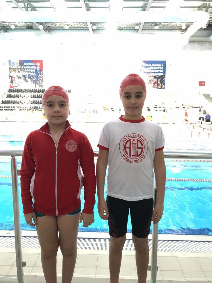 Antayasporlu Beste, yüzmede Antalya Şampiyonu oldu G3