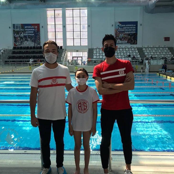 Antayasporlu Beste, yüzmede Antalya Şampiyonu oldu G4