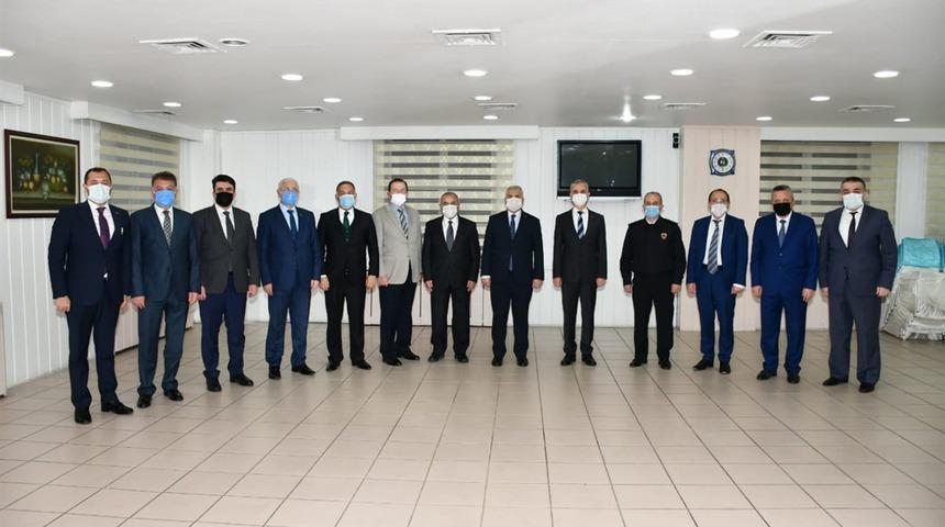 Emekliliğe ayrılan vali yardımcısına veda programı