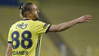 Maçta arkadaşına öfkelenen Caner, sinkaflı küfür etti, bu da ekranlardan duyuldu