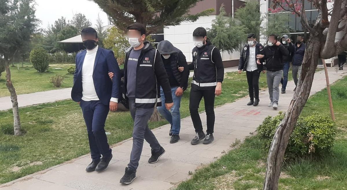 Tefeci operasyonunda yakalanan şahıslar sağlık raporundan ge&ccedil;irildi