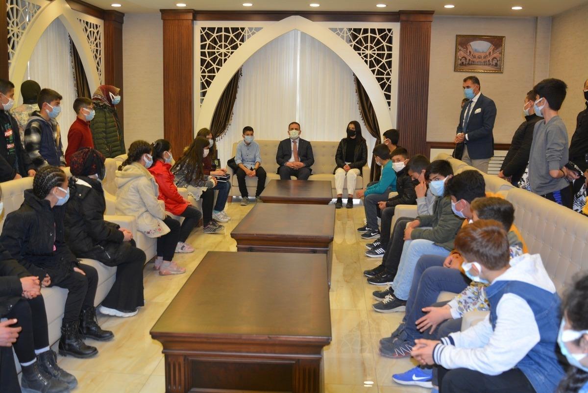 &ldquo;Biz Anadolu&rsquo;yuz&rdquo; projesikapsamında &ouml;ğrenciler Hakkari&rsquo;ye geldi