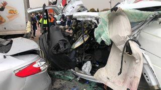 Zincirleme kazada ortalık savaş alanına döndü