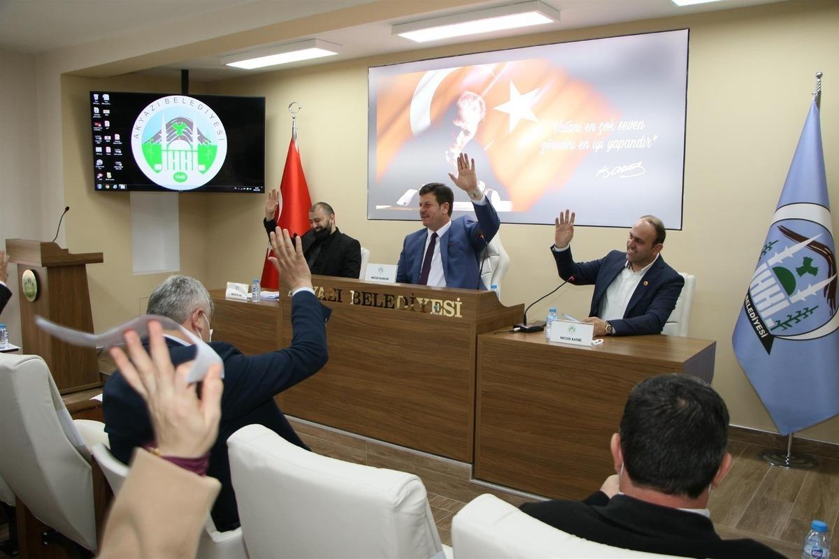 Akyazı Belediyesinde 10 g&uuml;ndem maddesi karar bağlandı