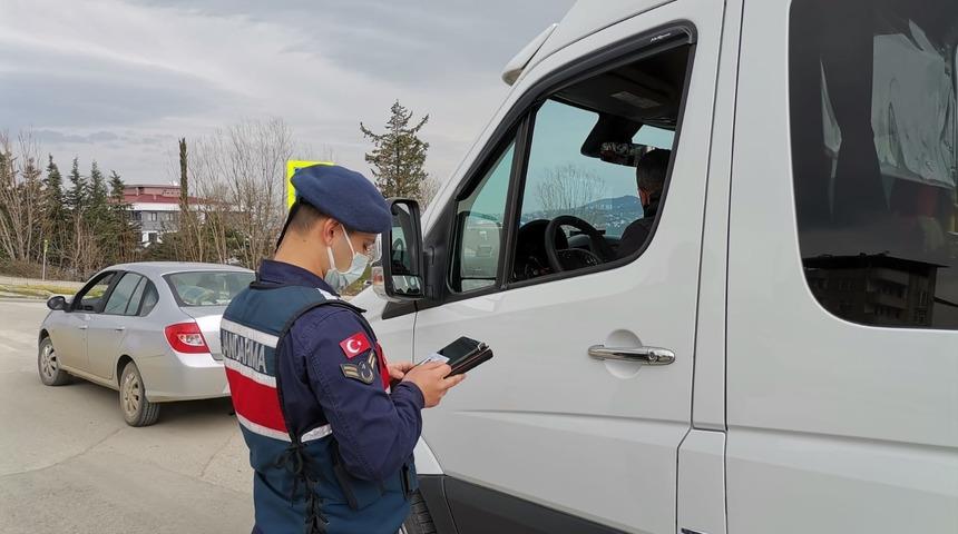Jandarmadan toplu taşıma ara&ccedil;larında HES ve FİTAŞ  uygulaması