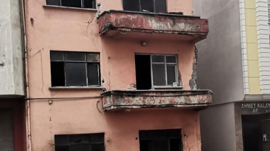 Metruk binada yangın