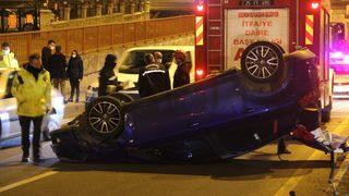 Takla atan araçtan burnu bile kanamadan çıktı! Dakikalarca aracını izledi