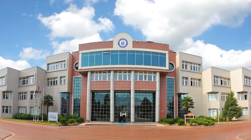 ADÜ’lü akademisyenler 104 emekli amirali kınadı