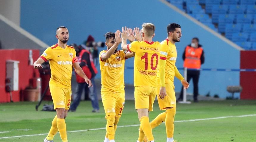 Muğdat &Ccedil;elik ilk gol&uuml;n&uuml; attı