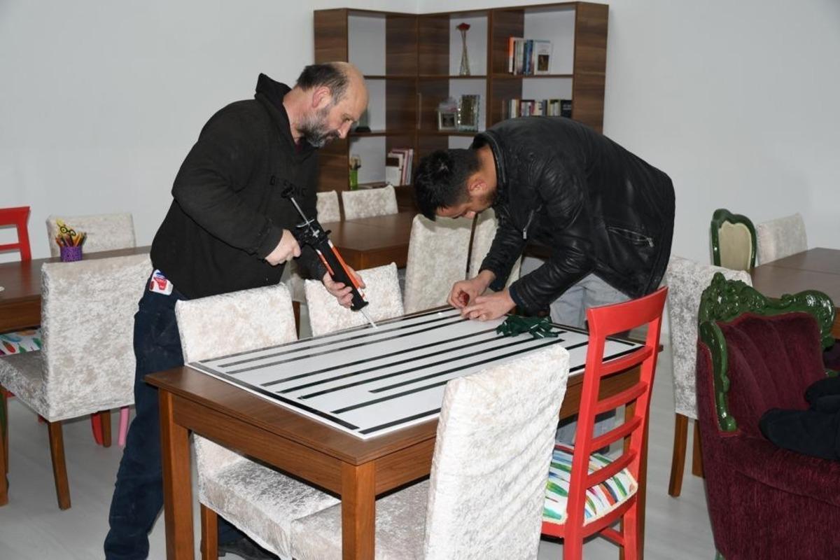 D&uuml;zce g&ouml;n&uuml;ll&uuml;leri bir arada