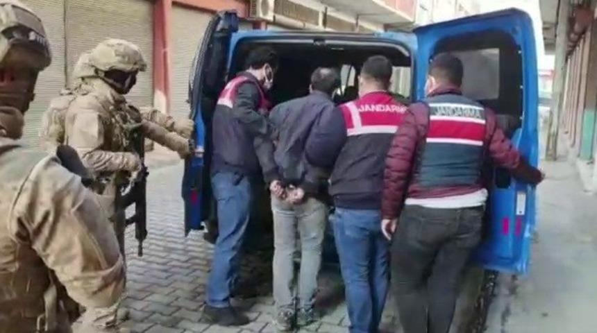 Osmaniye merkezli DEAŞ operasyonu: 33 g&ouml;zaltı