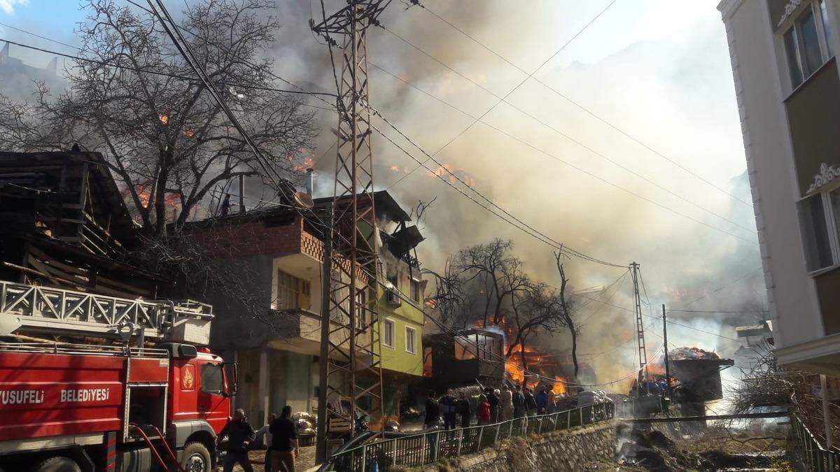 Artvin&rsquo;de 15 yılda 123 k&ouml;y yangınında 268 ev yandı
