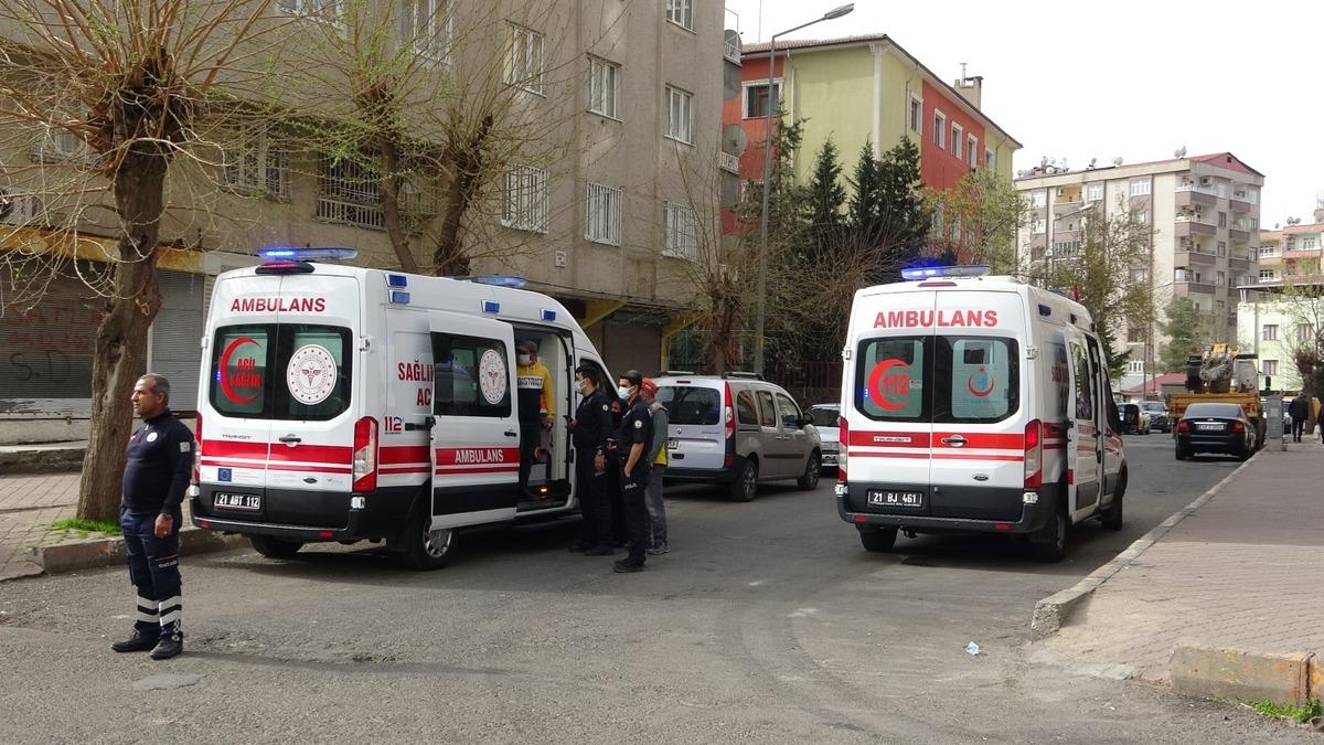 Diyarbakır&rsquo;da trafik kazası: 2&rsquo;si &ccedil;ocuk 4 yaralı