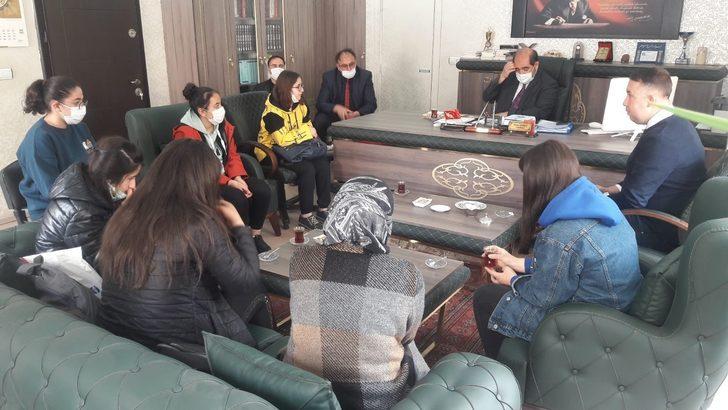 Hakkari’de dereceye girenlere ödülleri verildi G1