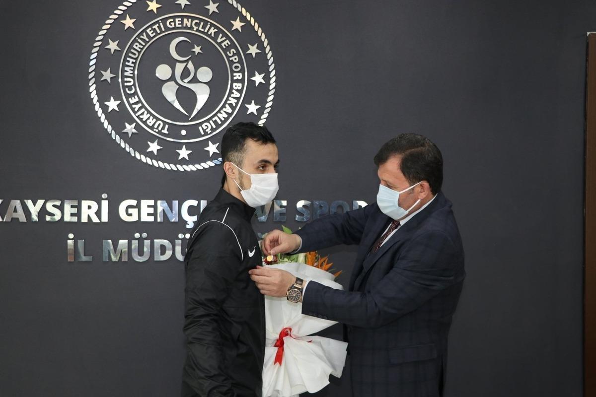 Avrupa ikincisi Şahin&rsquo;den Kabakcı&rsquo;ya ziyaret