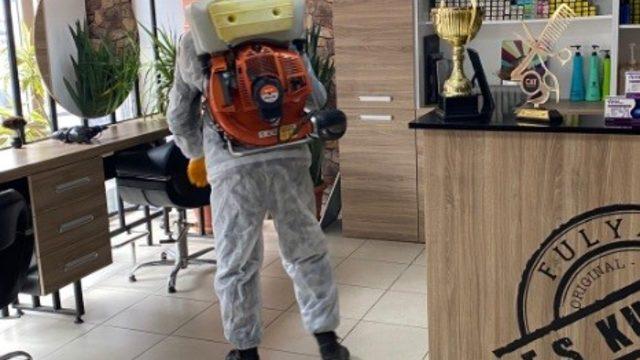 Berber ve kuaföler dezenfekte ediliyor