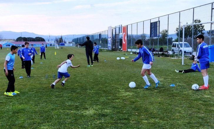 Yunusemre Belediyespor altyapısı doludizgin G4