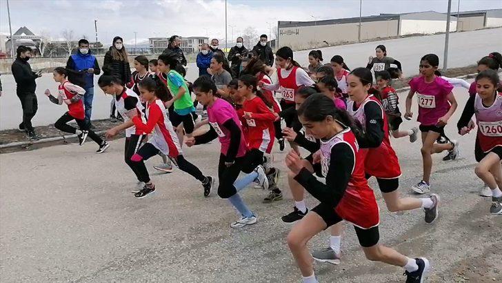 Atletizmi Geliştirme Projesi 2. Kademe Yarışları Erzurum’da düzenlendi G1
